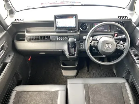 Honda N-BOX Custom
