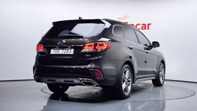 Hyundai Grand Santa Fe (Maxcruz)
