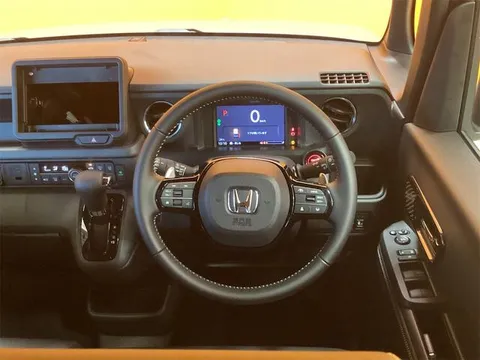 Honda N-BOX Custom