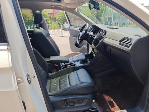 Volkswagen Tiguan L