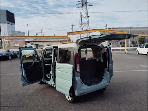 Suzuki Spacia