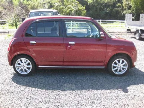 Daihatsu Mira Gino