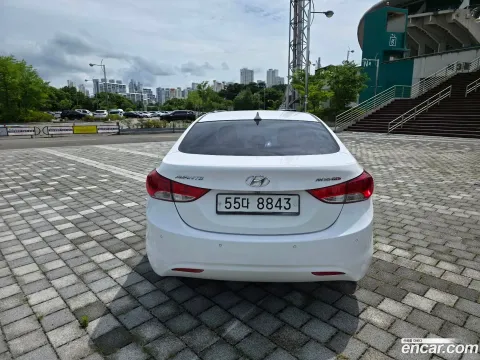 Hyundai Elantra (Avante)