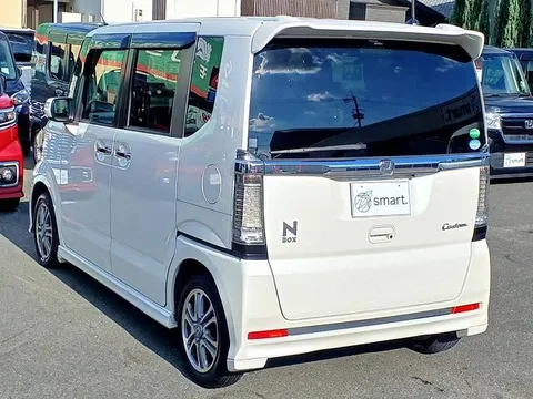 Honda N-BOX Custom