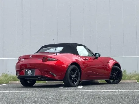 Mazda MX-5 (Roadster)