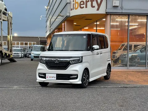 Honda N-BOX Custom