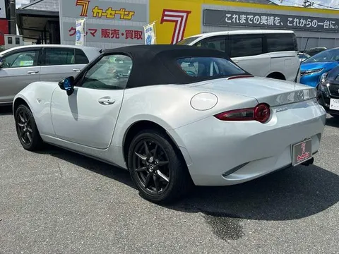 Mazda MX-5 (Roadster)