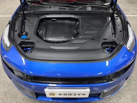 Lynk & Co 03