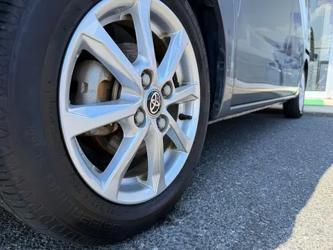 Toyota Pixis Mega