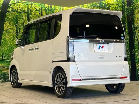 Honda N-BOX Custom