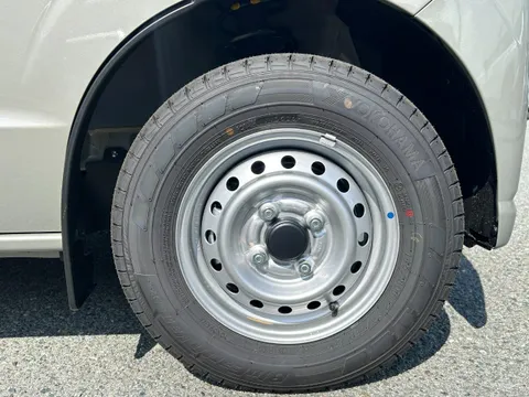 Nissan Clipper Van