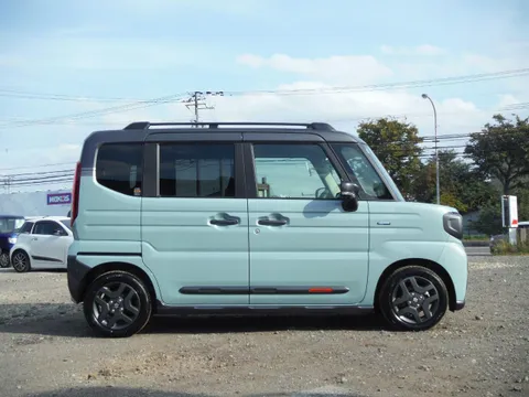 Suzuki Spacia