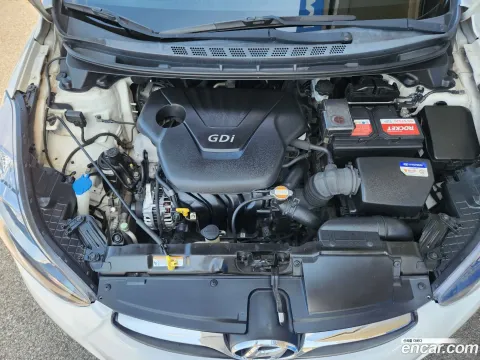 Hyundai Elantra (Avante)