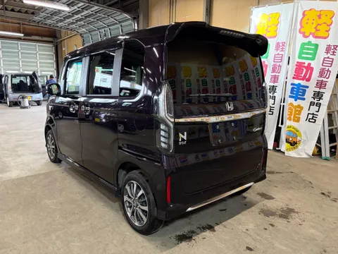 Honda N-BOX Custom