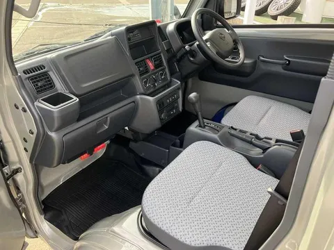 Nissan Clipper Truck