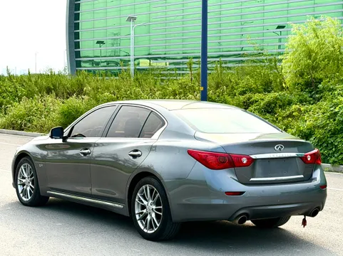 Infiniti Q50L
