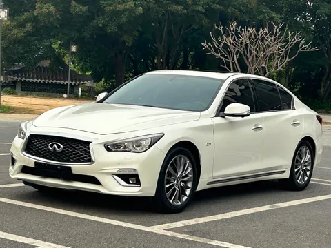 Infiniti Q50L