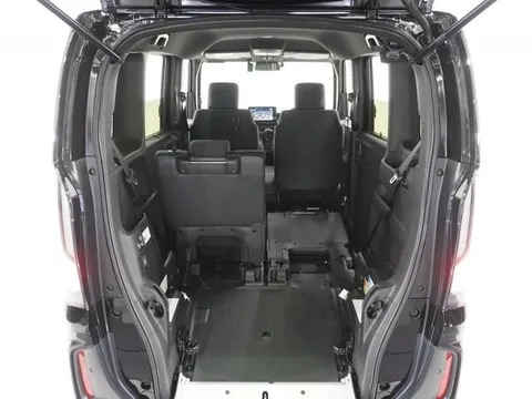 Honda N-BOX Custom