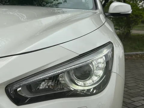 Infiniti Q50L