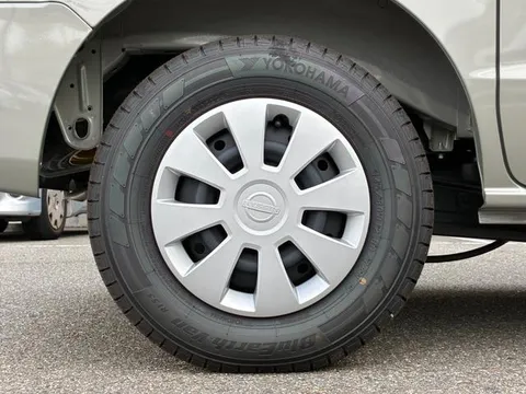 Nissan Clipper Van