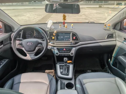 Hyundai Elantra (Avante)