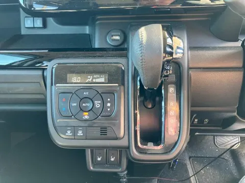 Suzuki Spacia Custom