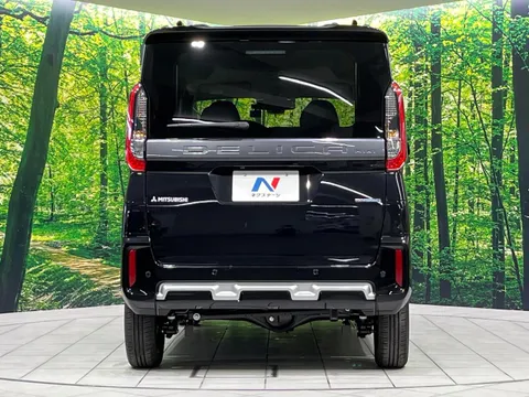 Mitsubishi Delica Mini