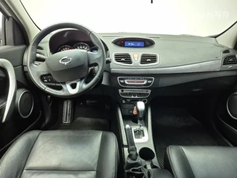 Renault SM3