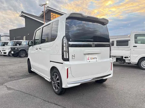 Honda N-BOX Custom