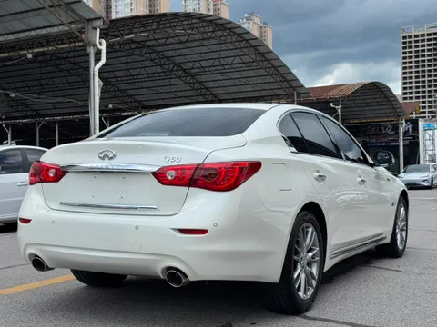 Infiniti Q50L
