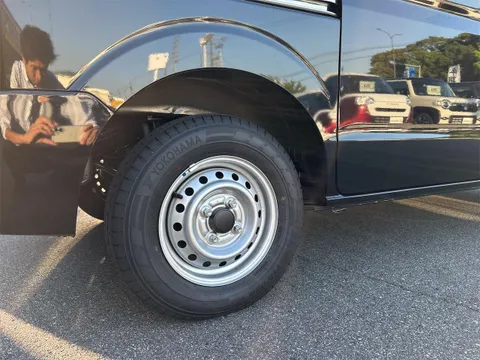 Nissan Clipper Van