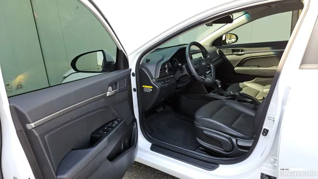 Hyundai Elantra (Avante)