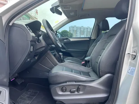Volkswagen Tiguan L