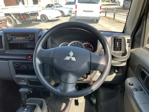 Mitsubishi Minicab Van