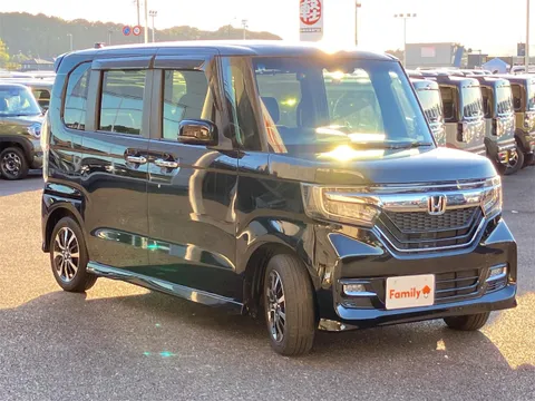 Honda N-BOX Custom