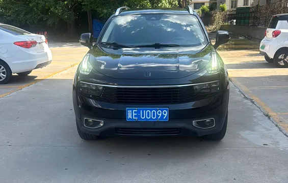 Lynk & Co 01
