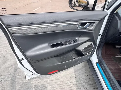 Geely Emgrand GS