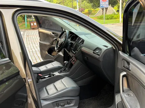 Volkswagen Tiguan L