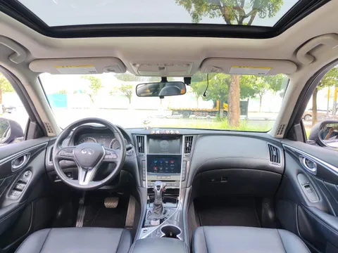 Infiniti Q50L