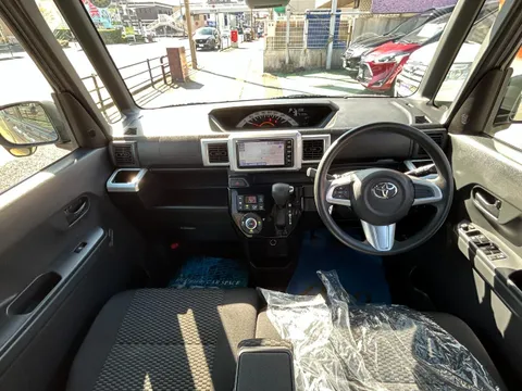 Toyota Pixis Mega
