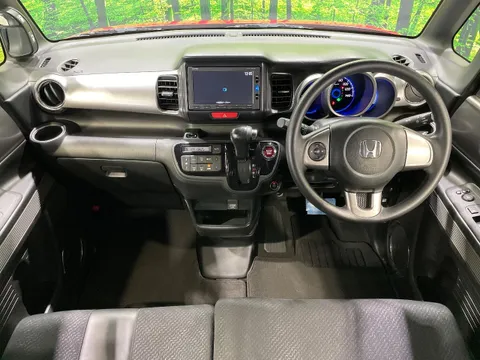 Honda N-BOX Slash