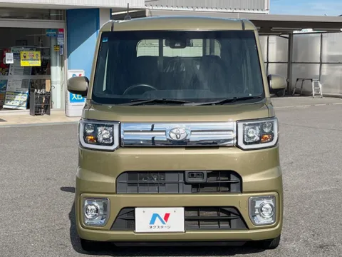 Toyota Pixis Mega