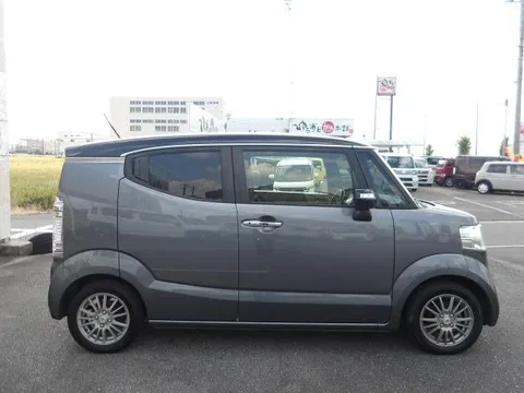 Honda N-BOX Slash