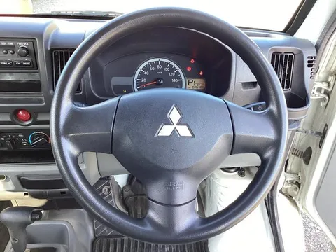 Mitsubishi Minicab Van