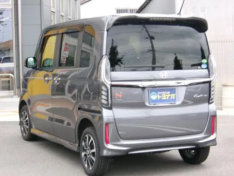 Honda N-BOX Custom
