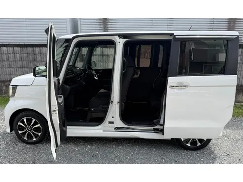 Honda N-BOX Custom