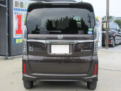 Honda N-BOX Custom