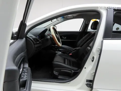Renault SM3
