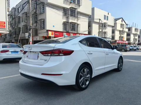 Hyundai Elantra (Avante)