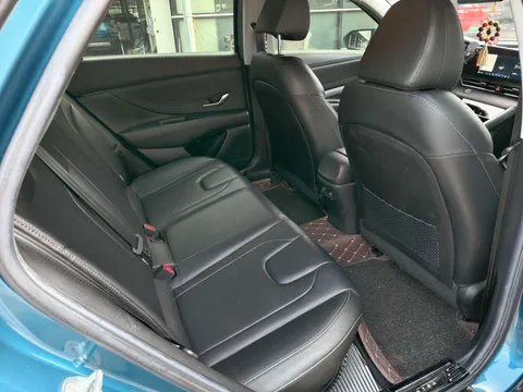 Hyundai Elantra (Avante)